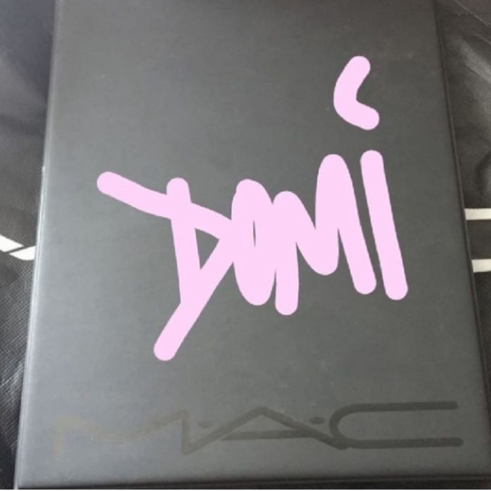 x1 MAC MAKEUP ARTIST FACE CHART LOOK VINTAGE BOOK WITH CLEAR BLANK INSERTS